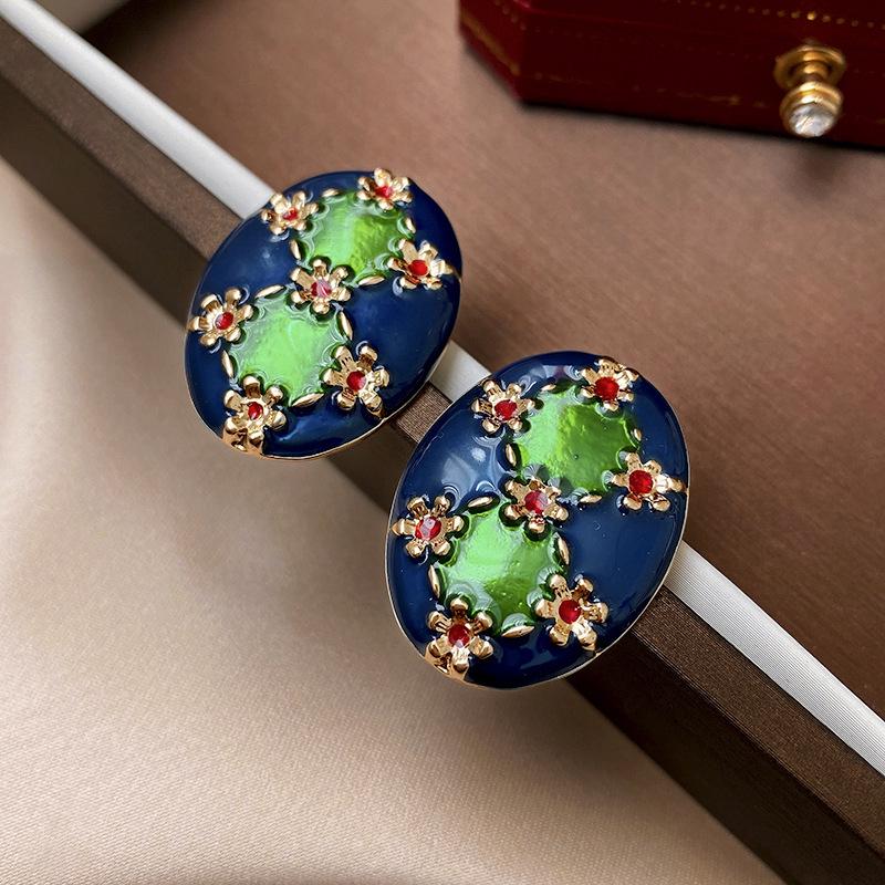 Silver Needle Vintage Geometric Court Style Light Luxury Retro Stud Earrings for Women