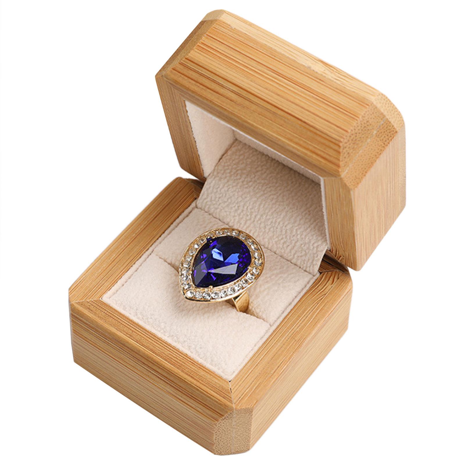 

Convenient Wood Jewelry Display Box Stylish Jewelry Storage Box Essential Organizer for Fashionable Jewelry Lovers 1 белый