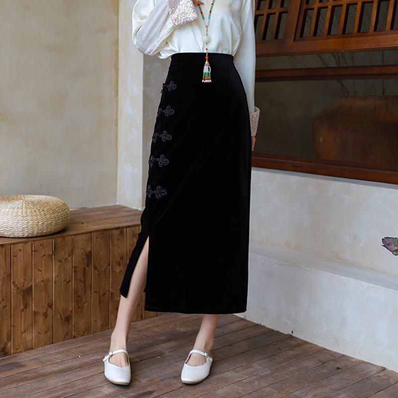 

2024 Velvet Midi Skirt with Side Slit and Chinese Frog Button - Black M