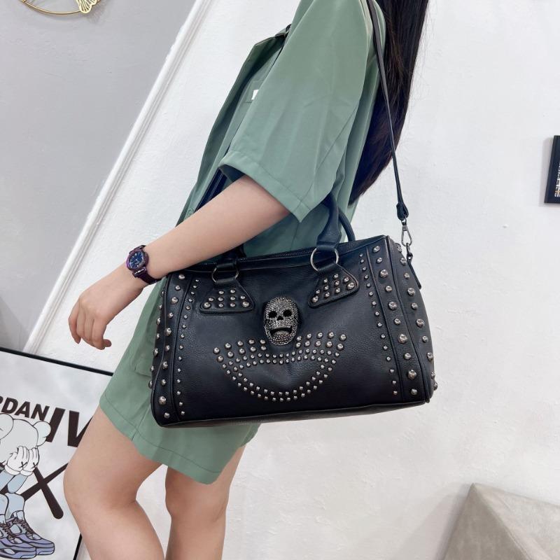 Punk Style New Retro Women's Handbag Fashion Trend Rivet Skull Black Shoulder Women's Bag Bag