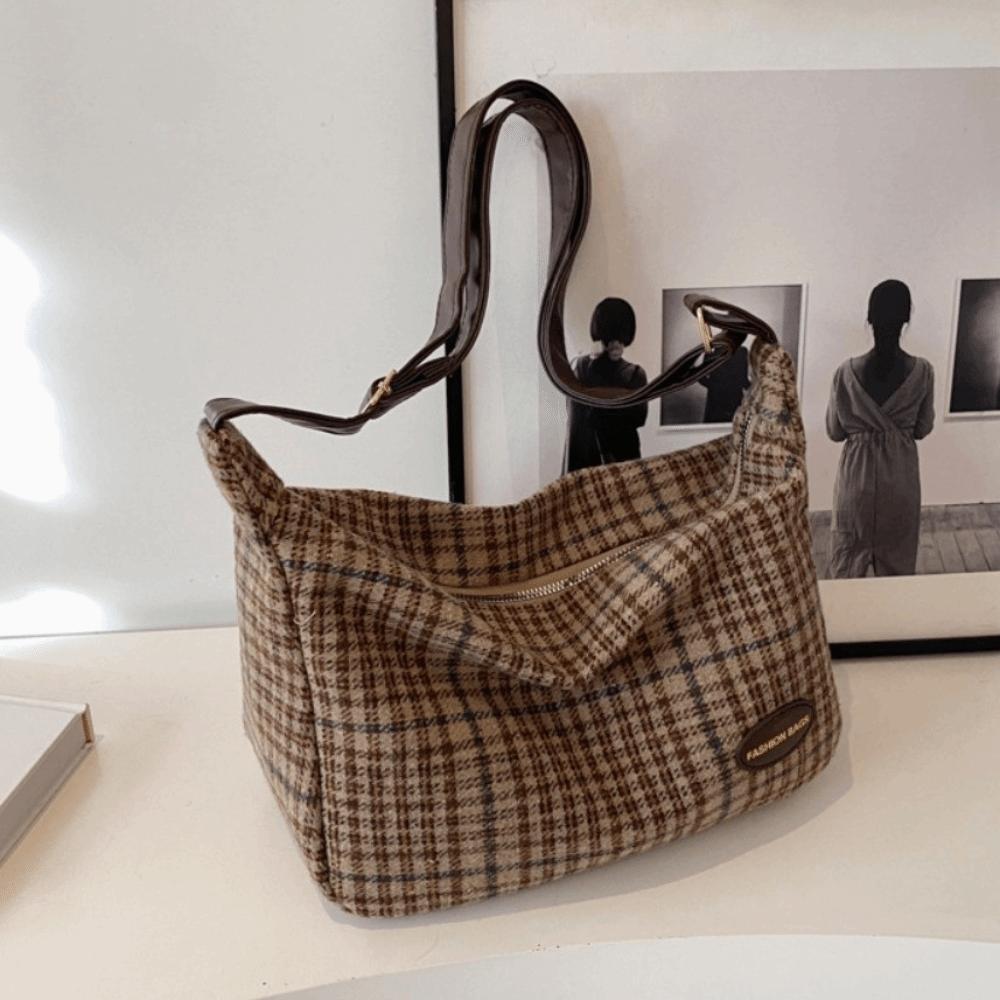 

Trendy Fleece Crossbody Bag Checked Pattern Zipper Underare Bag Large Capacity Korean Style Shoulder Bags Daliy Use коричневий