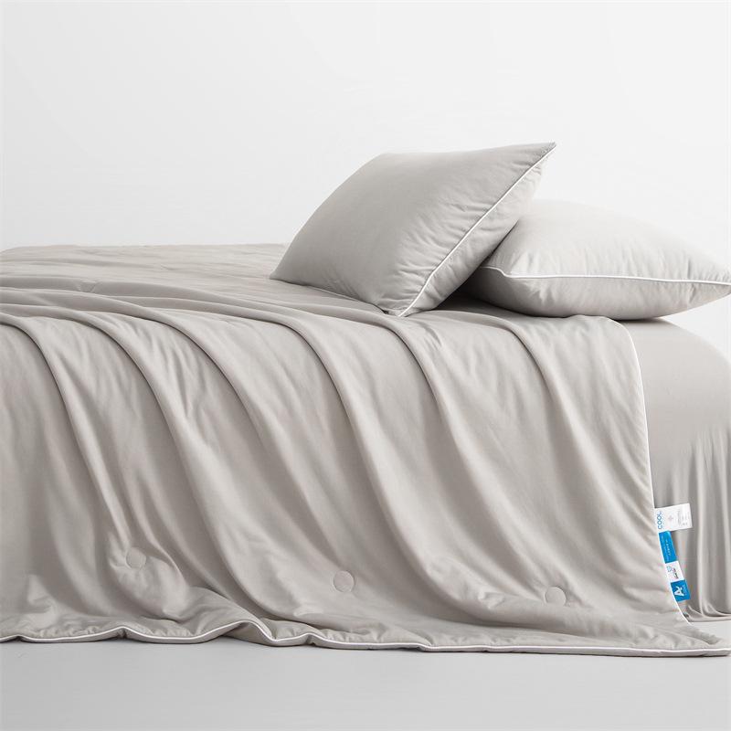 Summer Ice Silk Quilt: Cool & Washable for Mother and Baby