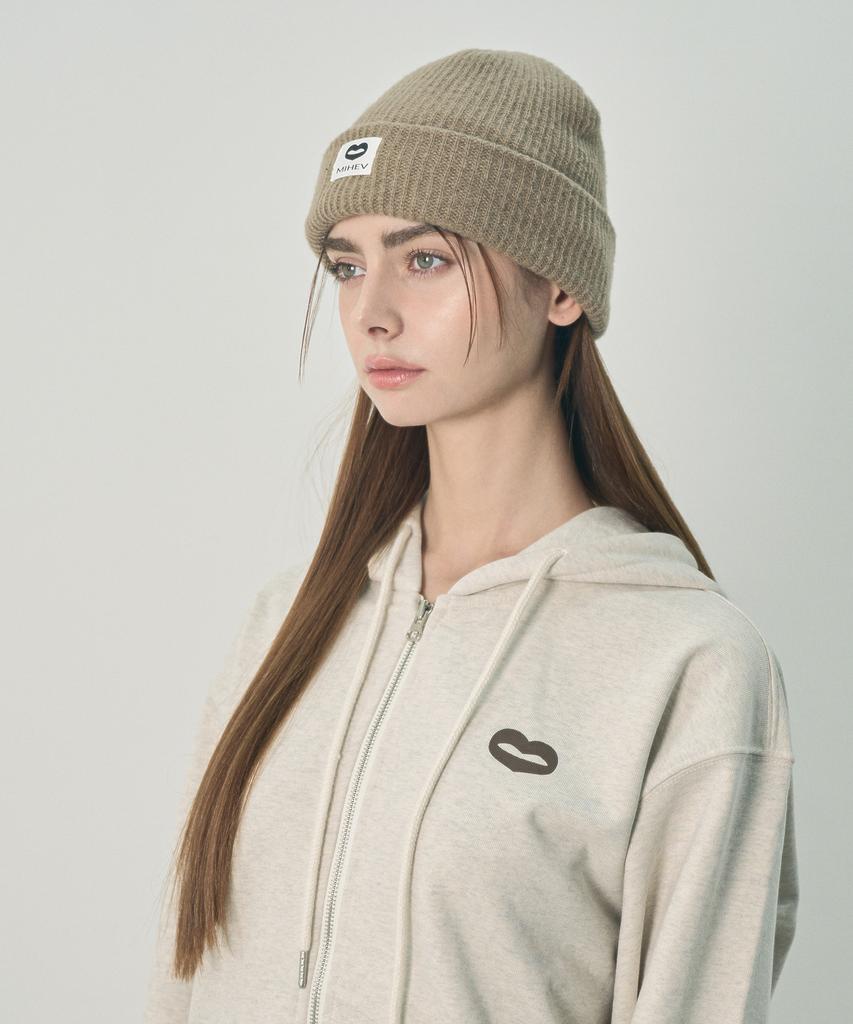 Mihebeu Classic Label Beanie Beige
