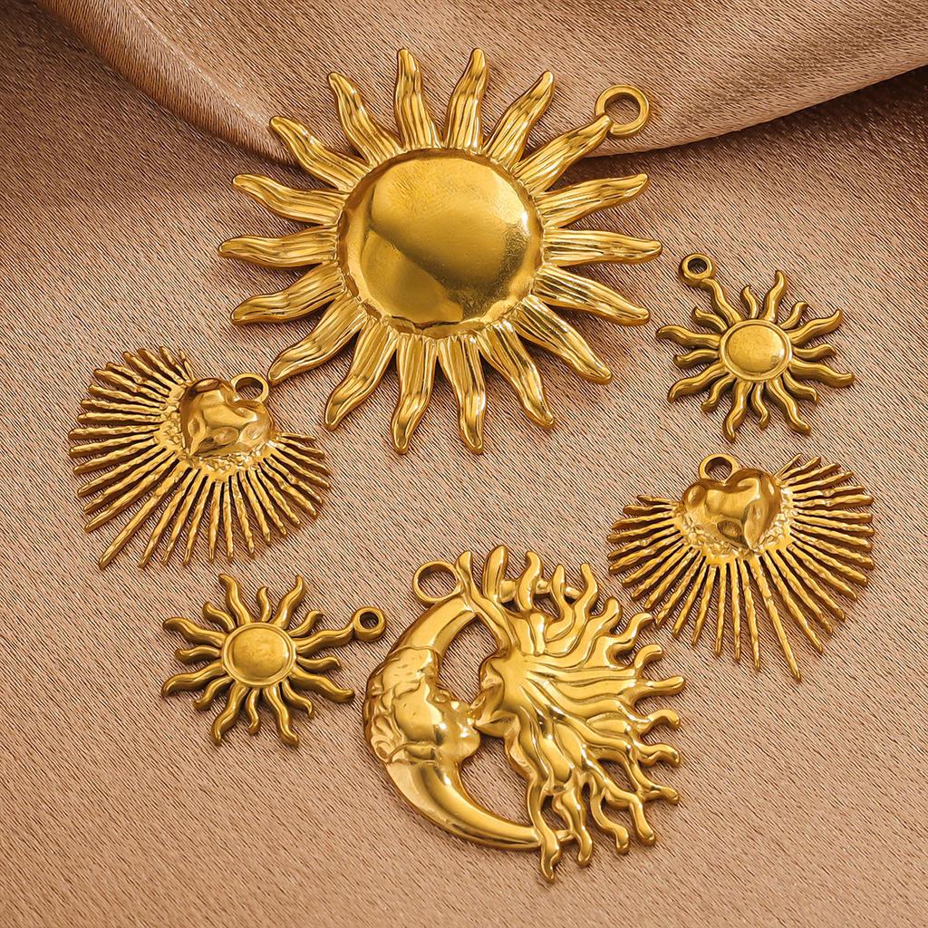 3pcs/Lot Vintage Stainless Steel Smiley Sun Moon Pendant Stainless Steel DIY Pendant Necklace Handmade Accessories