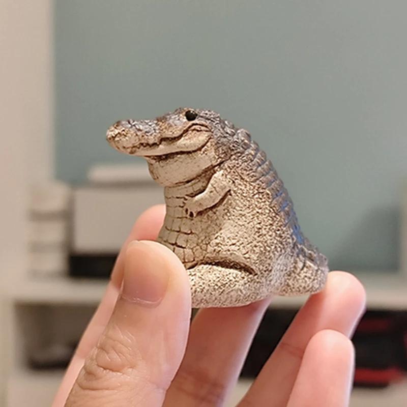 Adorable Mini Alligator Resin Figurine Cute Crocodile Desk Decor for Home Office Handcrafted Resin Craft Collectible Ornament
