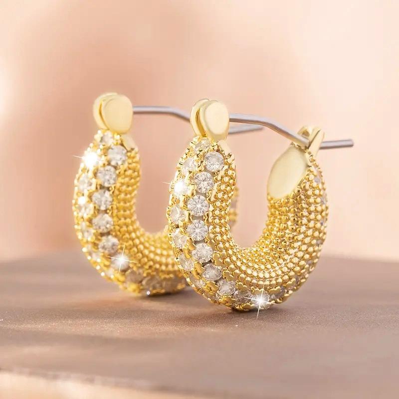 

New European and American Inlaid Cubic Zirconia Ear Buckle with French Style Design, Fashionable, Elegant and Exquisite Zircon