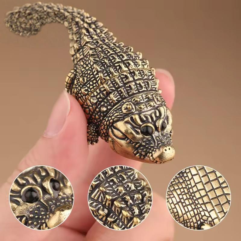 Vintage Brass Crocodile Mini Figurine Antique Animal Statue Desktop Ornament Home Decor Handmade Crafts Tea Pet Decoration