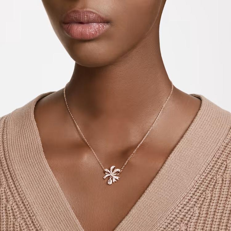 Collier avec pendentif arc Hyperbola de la saison précédente