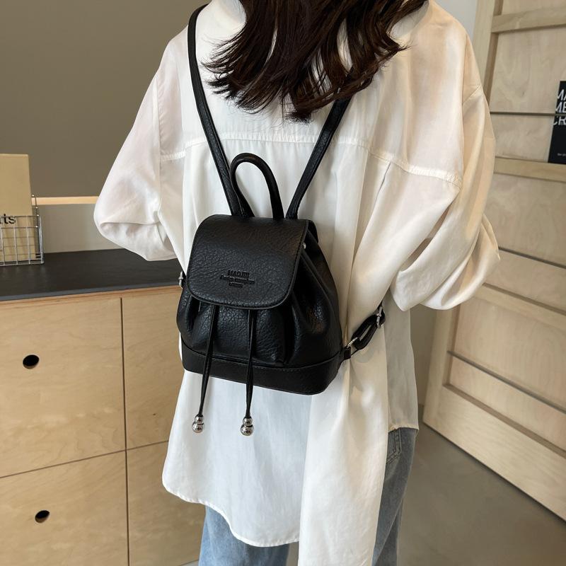 2025 New Fashionable and Simple Portable Satchel, Foreign Style Girl Single Shoulder Small Backpack, Retro Bucket Backpack
