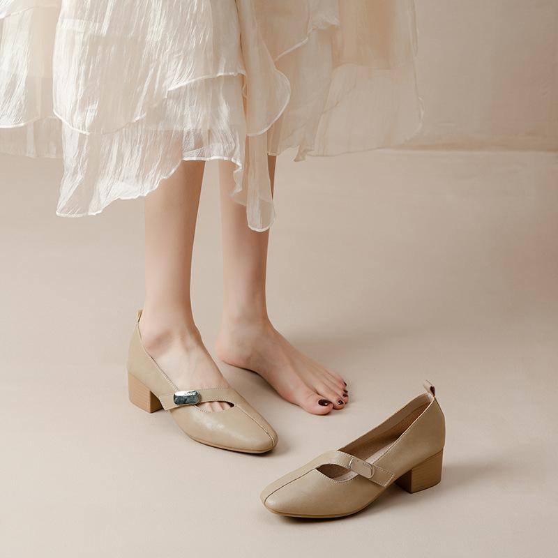 2025 spring new retro fashion shallow mouth temperament trendy fit square heel fashion single shoes square head Mary Jane shoes women