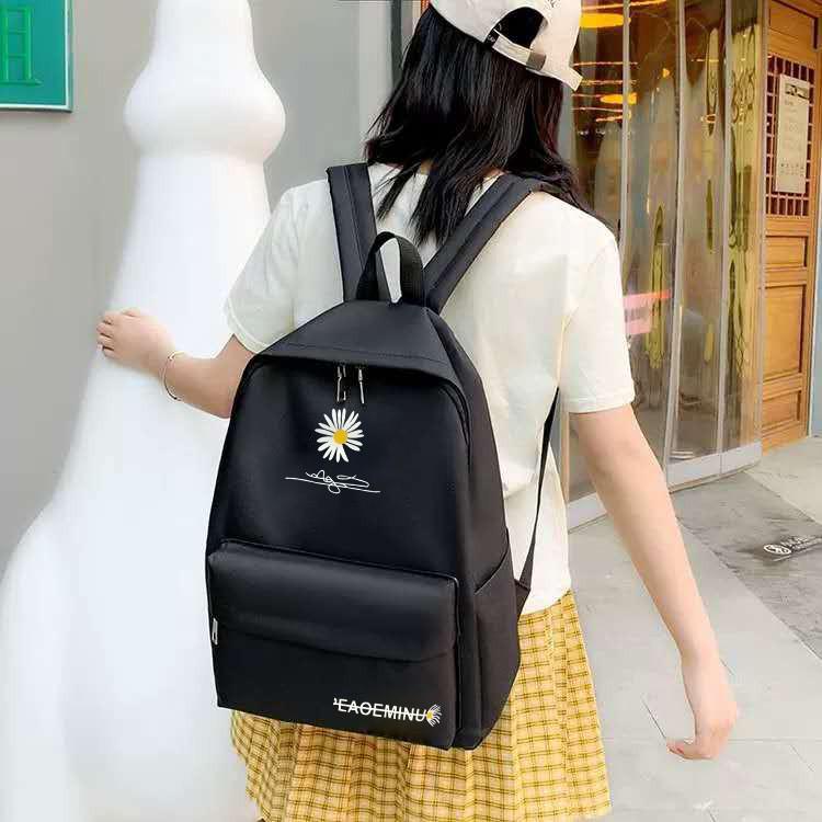 Fresh Chrysanthemum Schoolbag: Korean-Style Backpack for Female Students with Large Capacity, Ideal for Junior and High School.