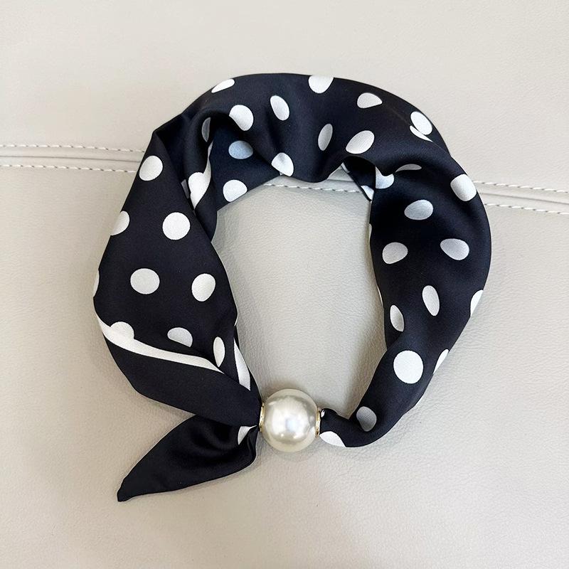 Summer 2025 Pearl Magnetic Buckle Scarf: Versatile, Decorative, Breathable Neck Warmer