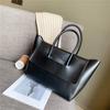 Retro Tote Bag Large Capacity Handbag Underarm Shoulder Bag Women Purse for Commuting Work Dating Shopping