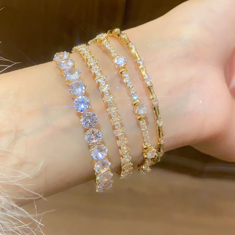 High-End Luxury Zircon Open Bangle: Exquisite Round Bracelet for a Stylish, Versatile Look