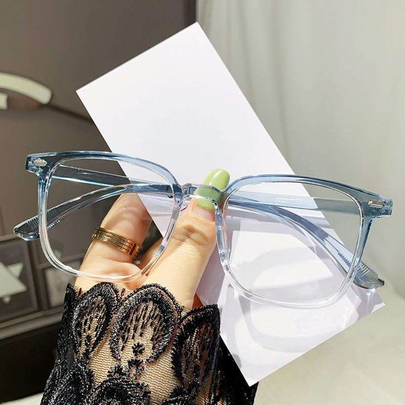 Korean Fashion Anti Blue Light Glasses Square Blue Gradient Frame Vintage Simple Design Men Women Eye Protection Eyewear