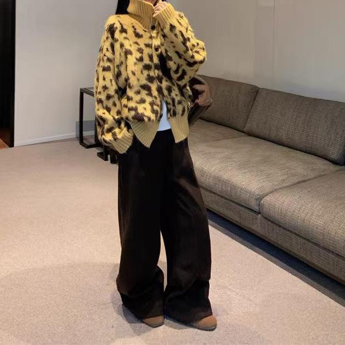 Women's Retro Leopard Knit Cardigan: Thick Leopard Coat for 2025 Autumn/Winter
