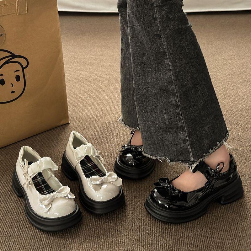 Coarse heel white small leather shoes women's new spring and summer Japanese jk college style cheap shallow mouth Mary Jane single shoes