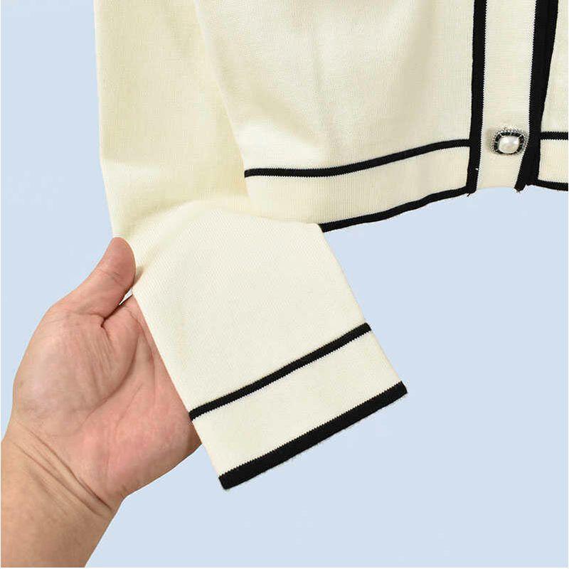 Fall Withdraw from Cupboard New Arrival Edge Collision Classic Style Short Knitting Cardigan Elegant Coat Top