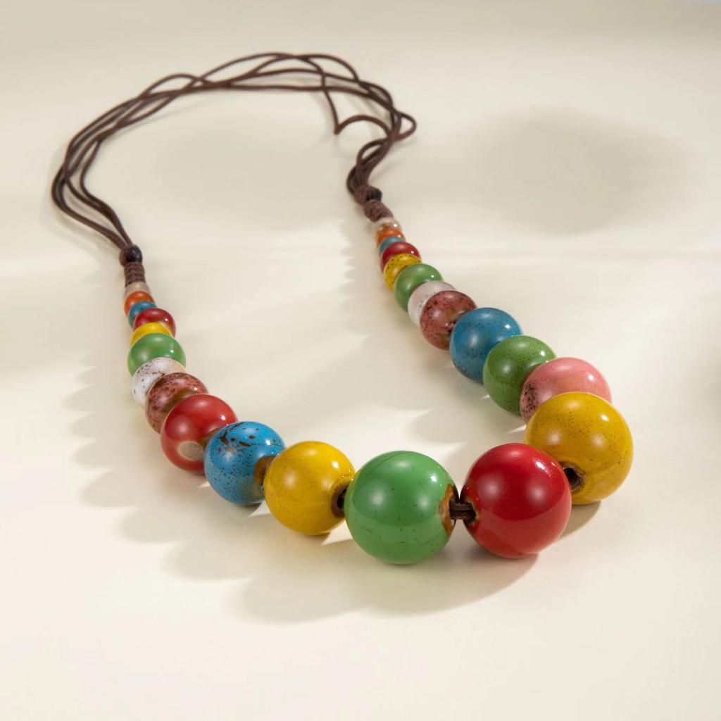 JMXD-Evropský a Americký Etnický Styl Korálkový Keramický Korálek Náhrdelník Bohémský Nastavitelný Řetízek na Krk Retro Jednoduchý Novoroční Řetízek na Svetr