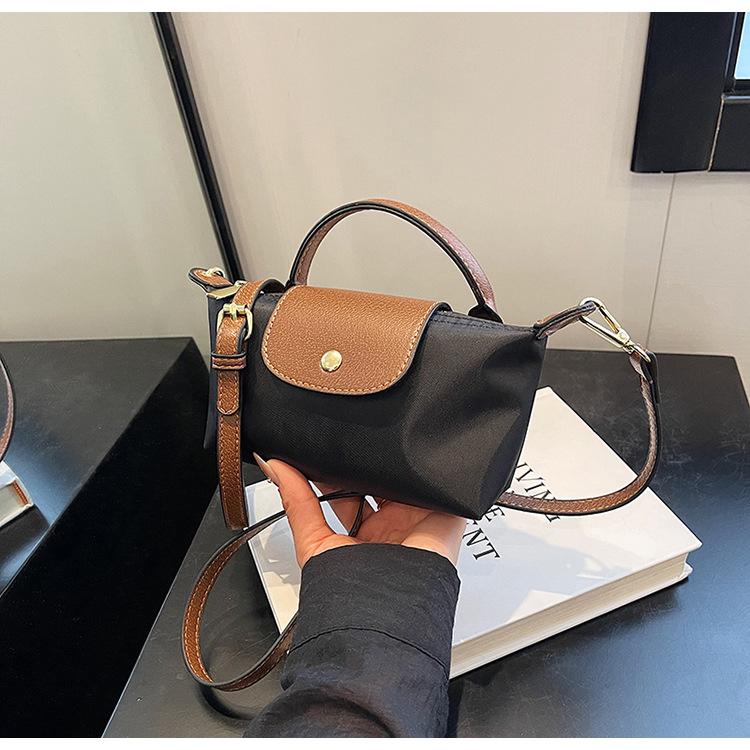 

Женская сумка Французская модная сумка Мини Повседневная универсальная сумка Модный клатч Мини сумка через плечо чёрный