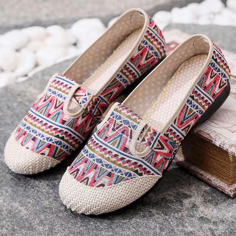 Fashion Ethnic - Print Beijing Cloth Flats | Breathable Slip - On, Anti - Slip Soft Sole, Ideal for Casual & Mom Styles