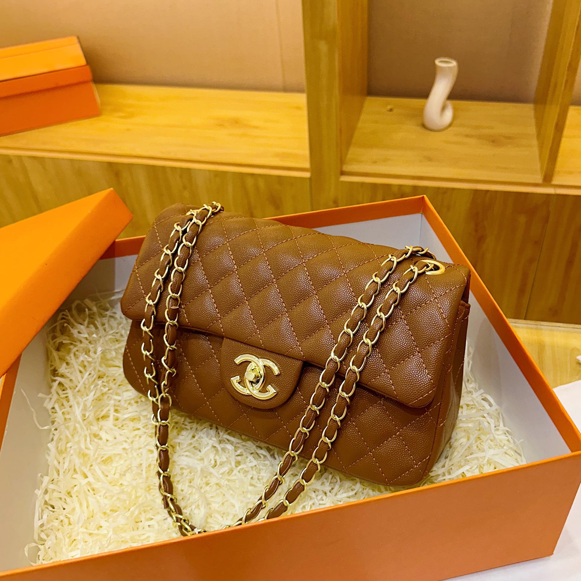 Pickerr 2026 Europese en Amerikaanse Retro Schoudertas: Dames French Flap Crossbody met Uniek Design