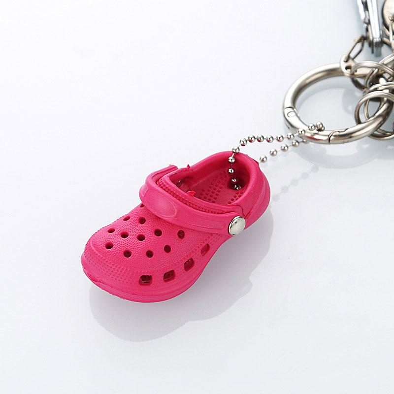 Neuer 3D Mini-Schuh-Schlüsselanhänger PVC-Schuh-Anhänger für Clogs Zubehör Damen Strandtasche Sandalen Schnalle Pin DIY Schmuck Dekoration