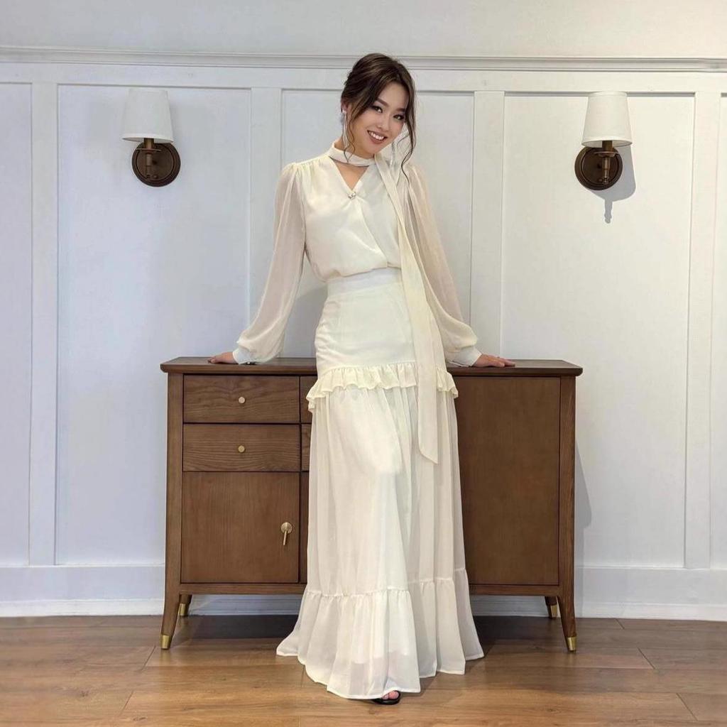 2025 Autumn Women's Retro V-Neck Ruffle Slim Fit Dress