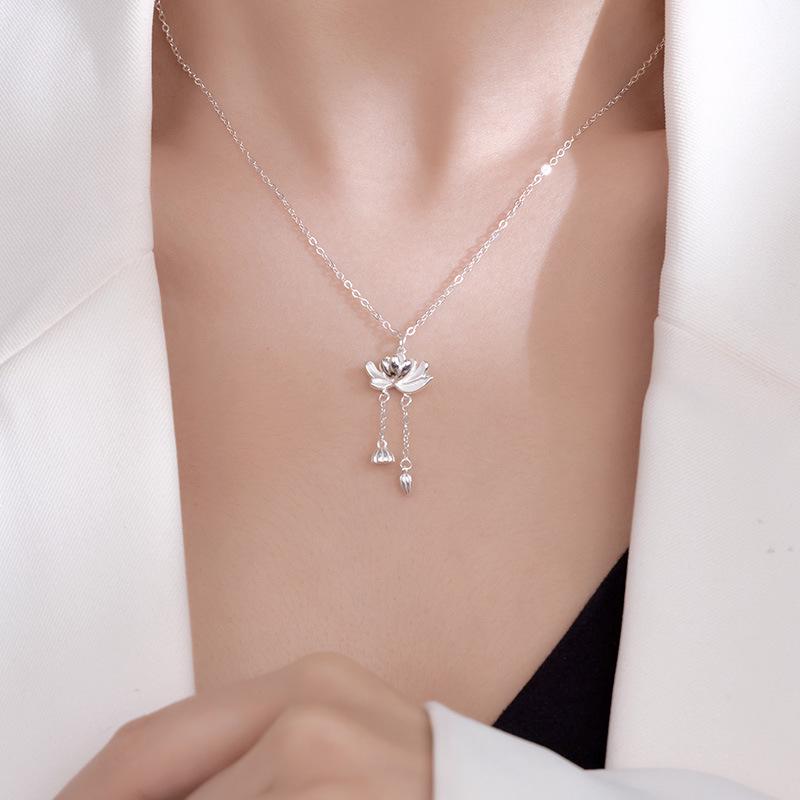 Banyan Tree S925 Silver Lotus Pendant Necklace - Women's Ancient Style Clavicle Chain