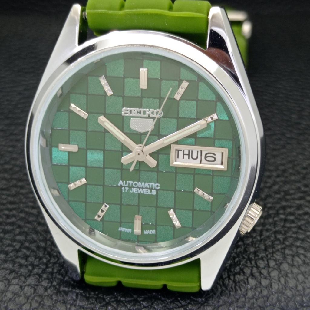 REFURBISHED AUTOMATIC SEIKO 5 MENS WATCH JAPAN MADE GREEN DIAL CUSTOM A440113-2 QV90-a440113