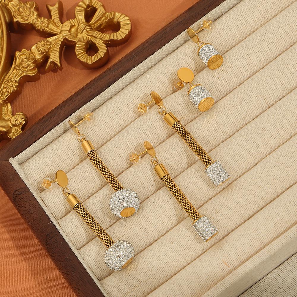 

Empress Dowager Luxury Diamond-Inlaid Titanium Earrings and Pendant Set