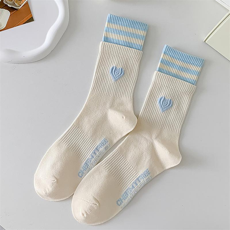 

Милый стиль Двойная любовь Носки Макаруновый цвет Вышивка сердечком Любви Хлопковый носок Харадзюку Полосатые носки