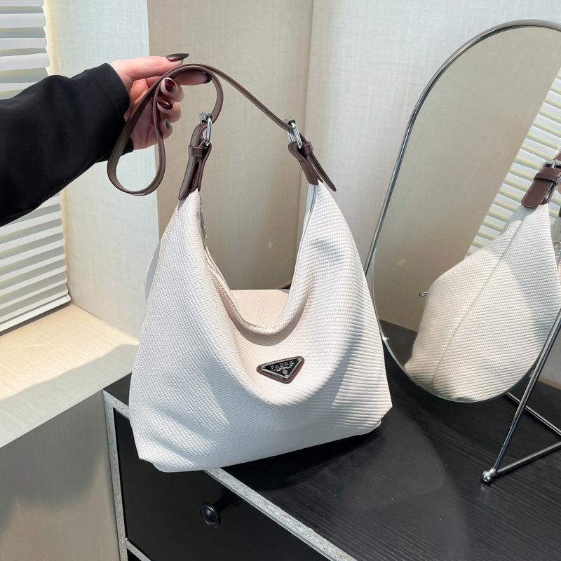 Large Capacity Simple and Fashionable Tote Bag Women's New Retro Versatile Shoulder Messenger Bag Commuter Bag