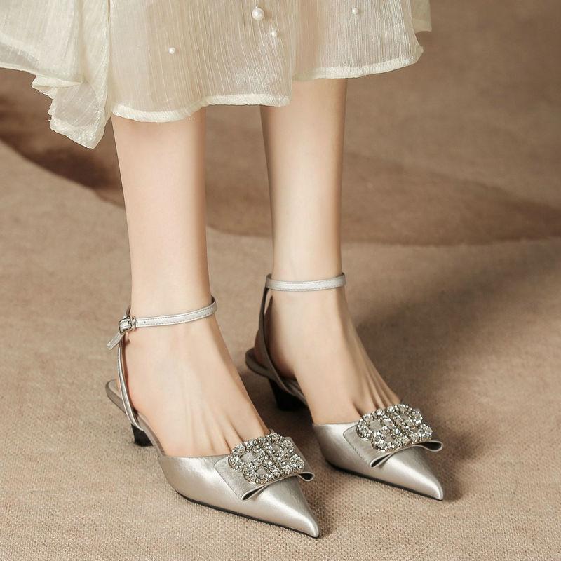 

Fashion 2025 High-Heeled Sandals Half Bun Head Back Empty Women S Shoes Large Rhinestones Studded Pointy Shoes Party 34 серебряный