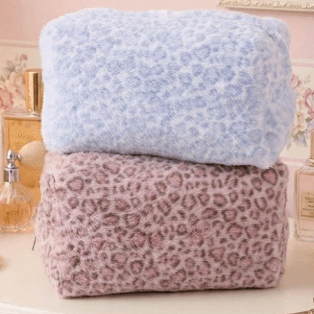 Plush Travel Toiletry Pouch Large Capacity Cosmetic Bag Durable Leopard Print Makeup Bag Women