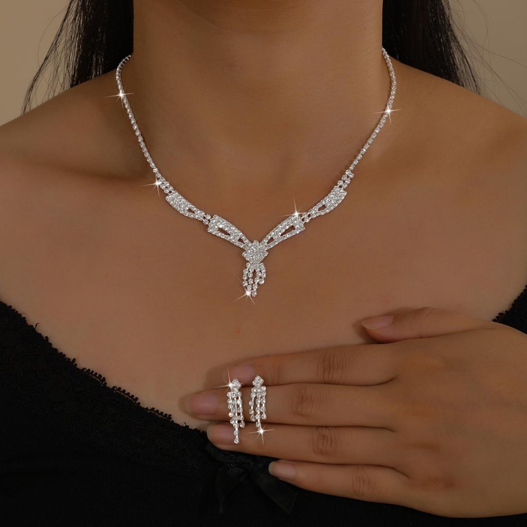 Ladies' Temperament Luxury Rhinestone Necklace Earrings Two-piece Set High-end Bridal Jewelry Set Necklace 2026