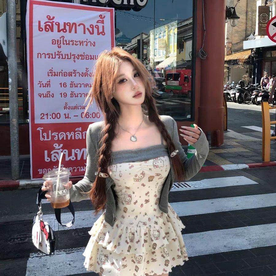 

Весенний цветочный кардиган и облегающий костюм-двойка Medium