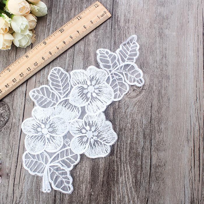 

1 шт. Черные водорастворимые вышитые кружевные нашивки с цветами, аппликации для одежды, свадебного платья, пришивные аппликации, 20*11 см белый