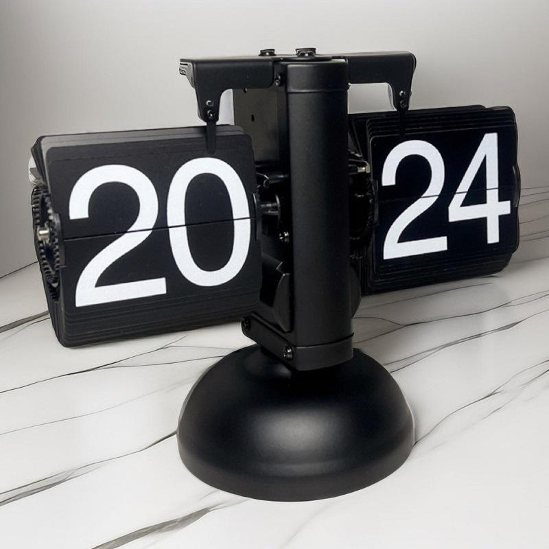 European Retro Mechanical Flip Clock - Desktop Ornament for Living Room