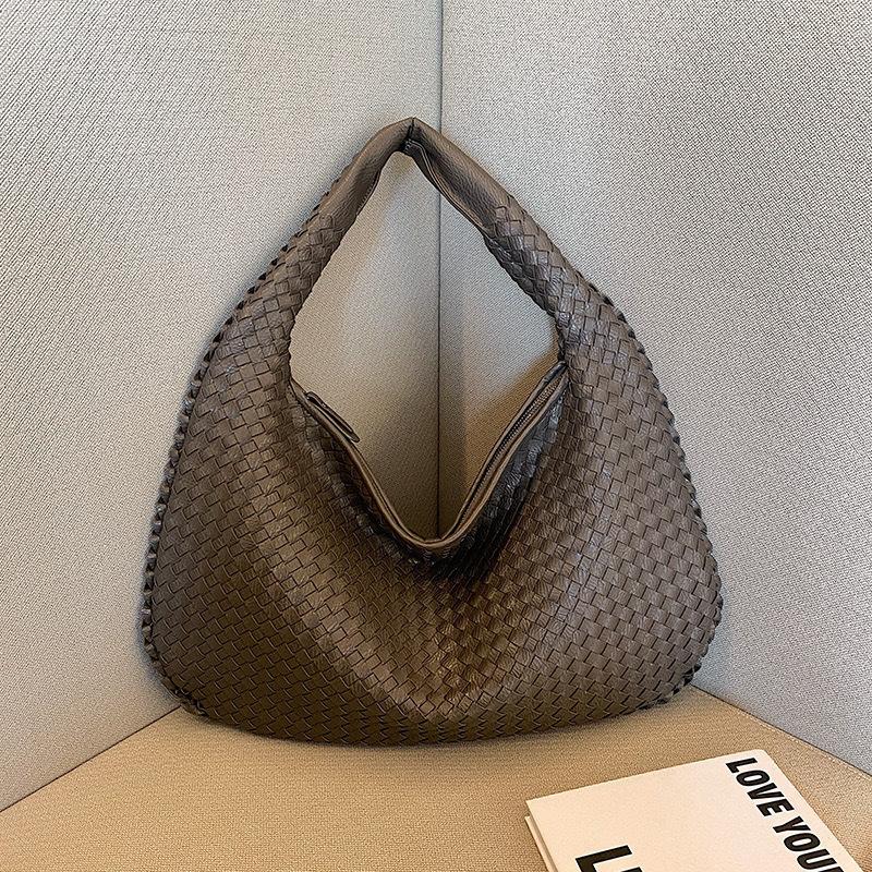 French Style Underarm Bag, New High-end Woven Bag, Shoulder Handbag, Women's Atmospheric Versatile Commuter Bag