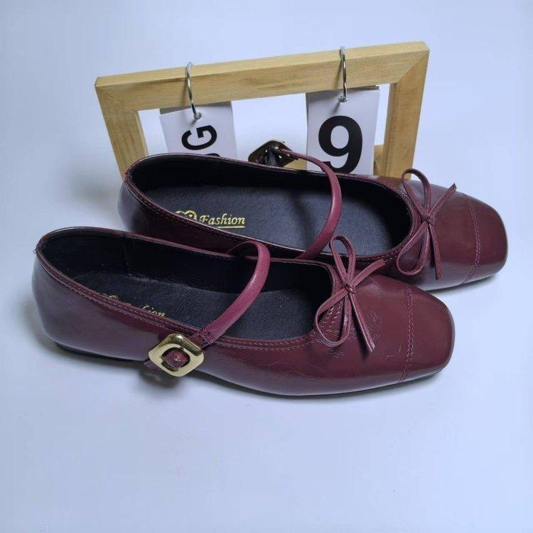 Versatile women's shoes silver light mouth ballet flat shoes 2025 new spring skirt French square head Mary Jane shoes