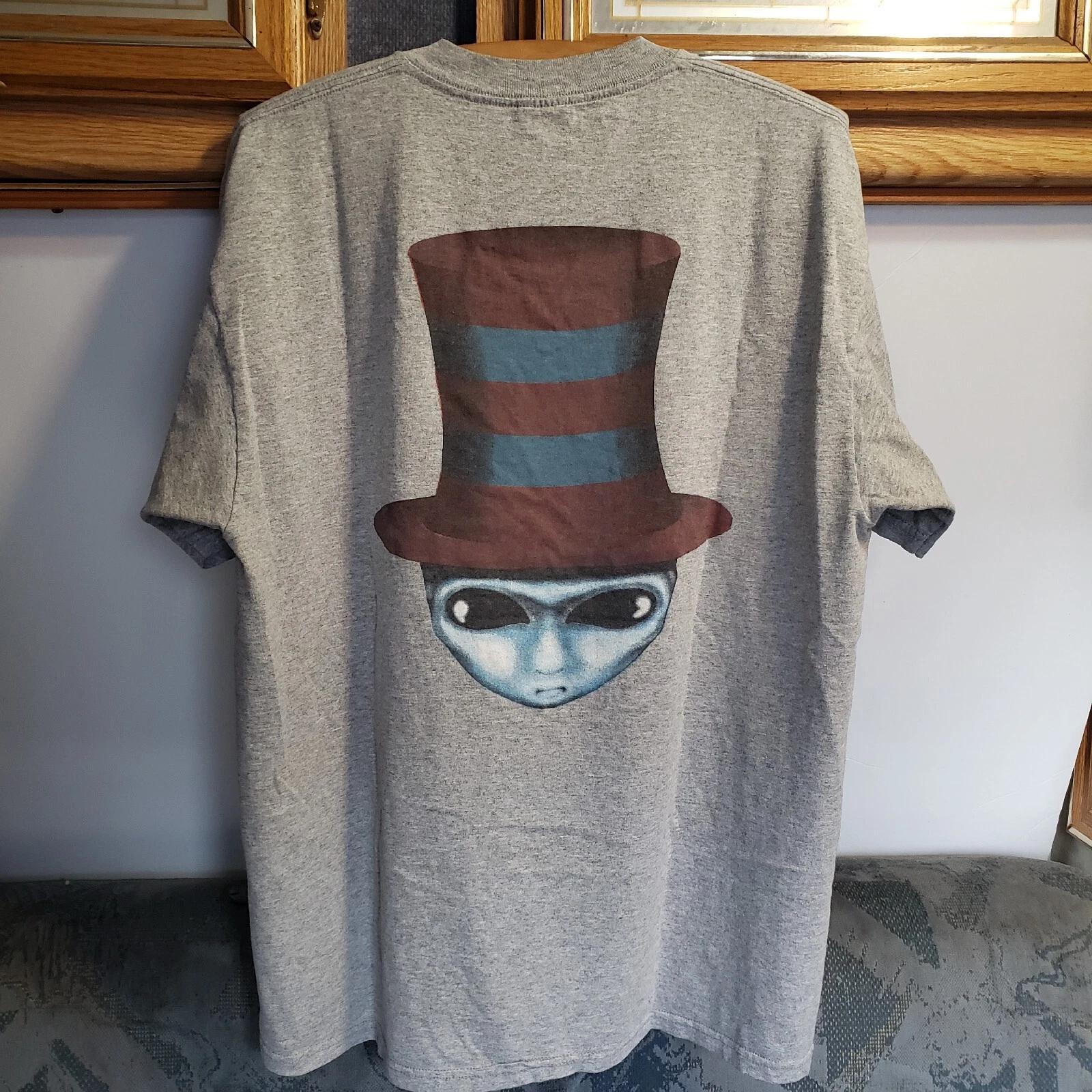 

Vtg 90s Gray Alien Alice In Wonderland Mens XL T-shirt We Are Not Alone Rave Y2K 2XL