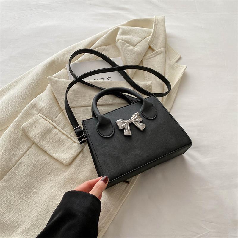 

Trendy Retro Shoulder Bag For Women Small Square Pu Leather Handbag With Zipper Closure чёрный