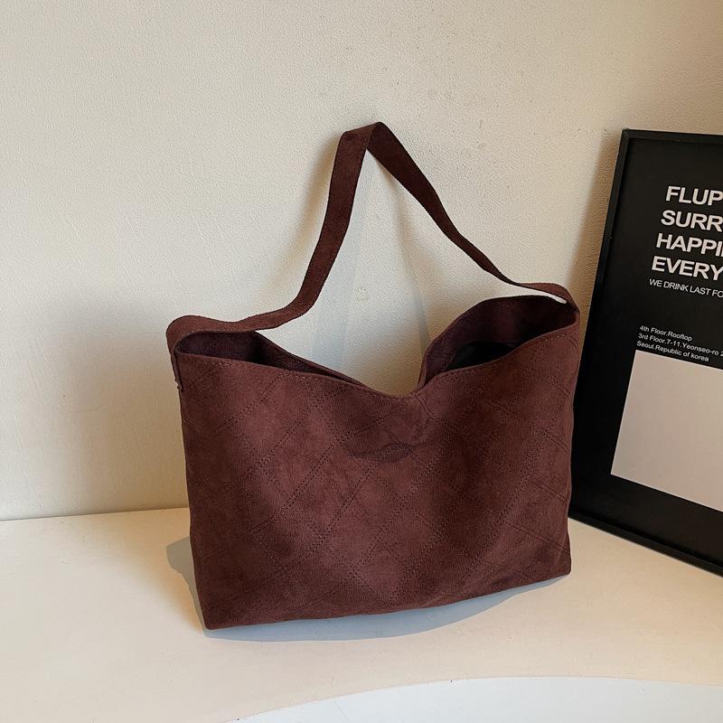 

Ретро сумка женская большой вместимости 2025 новая осенне-зимняя зарубежная повседневная сумка через плечо популярна в этом году, простая сумка-тоут темно-коричневого