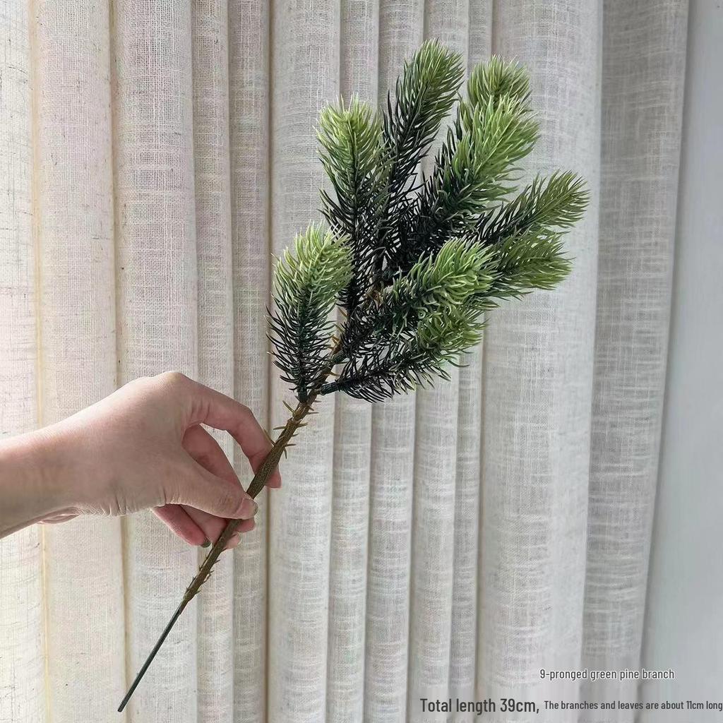 Natural Dried Pine Cones for Christmas Tree Decoration, Photography Props, Floral Wreaths, and Bouquets.