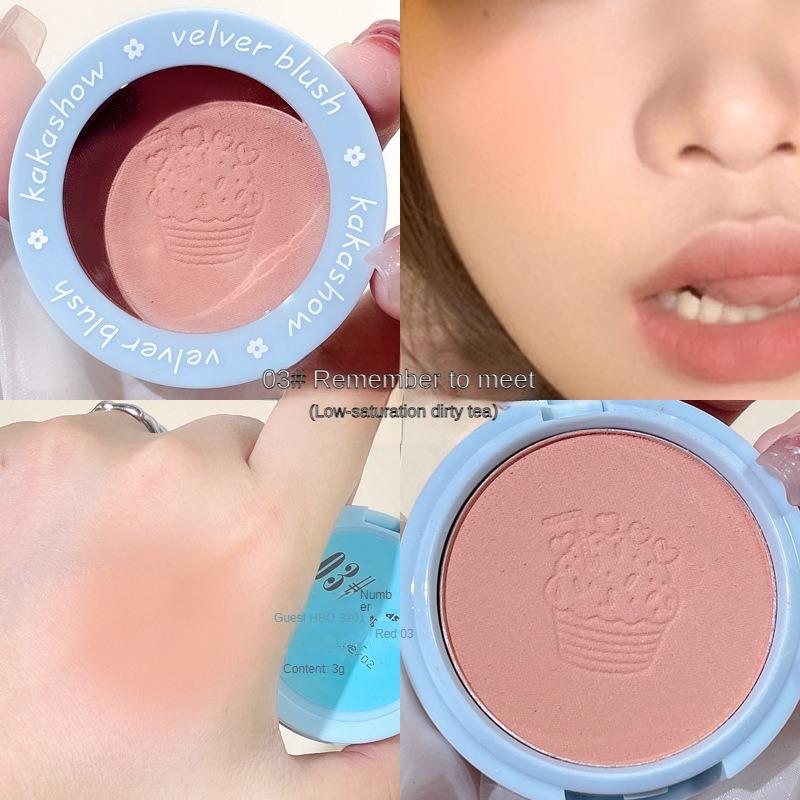 Velvet Blush Nine Colours Kolekcja wiosenna Rozświetlający cień do powiek w kolorze Ambience