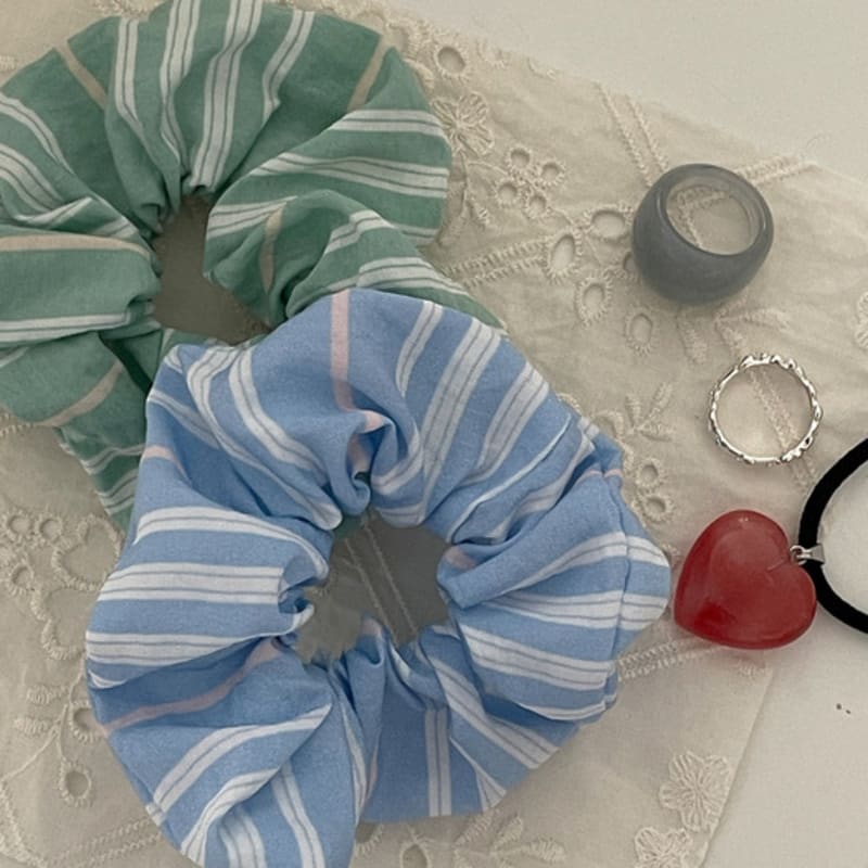 OUI SAY YES! Stripe Scrunchie_Hair280