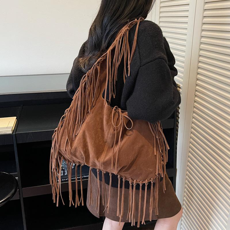 Frosted tassel underarm bag women's 2025 autumn and winter new large-capacity versatile dumpling bag retro shoulder messenger bag