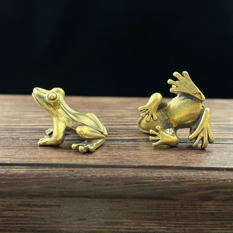 Brass Frog Statue Ornament Retro Animal Figurines Tea Pet Desktop Home Office Decor Mini Micro Garden Landscaping Decoration