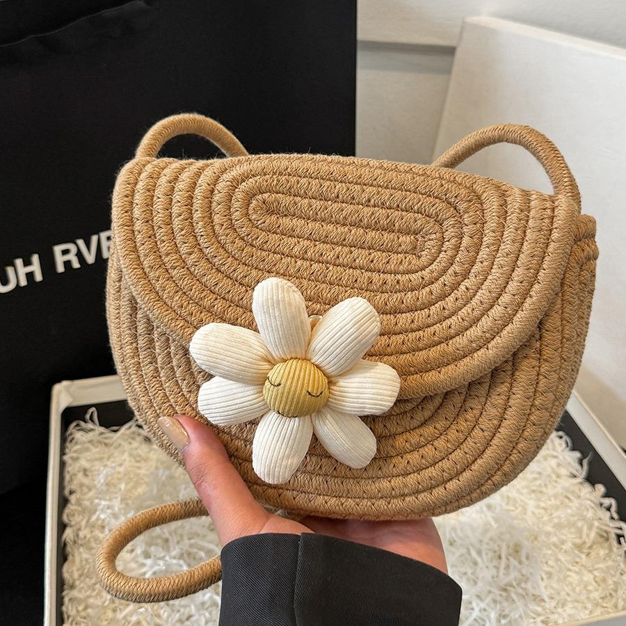 Saddle Bag 2025 New Bag Summer Seaside Beach Shoulder Niche Messenger Bag Handmade Straw Holiday Woven Bag